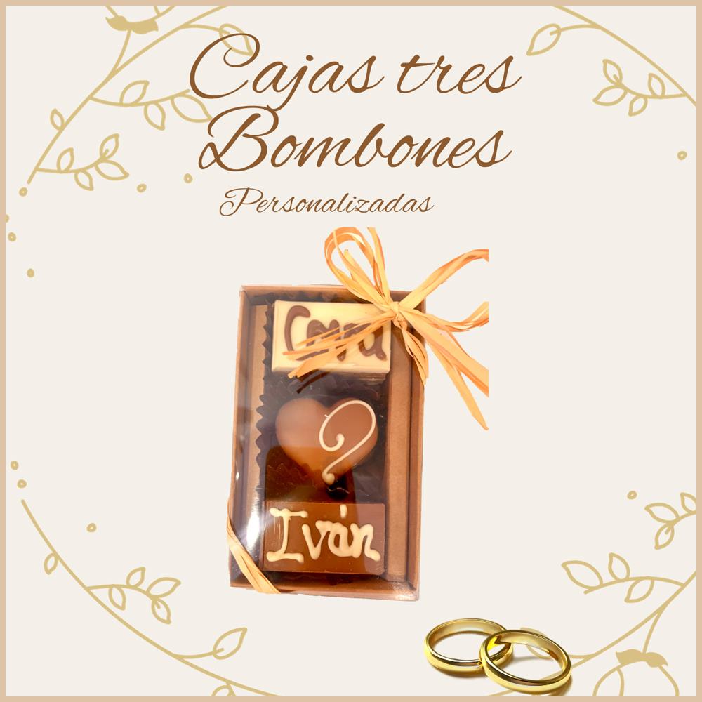 CAJA  TAPA TRASPARENTE TRES BOMBONES PERSONALIZADOS 